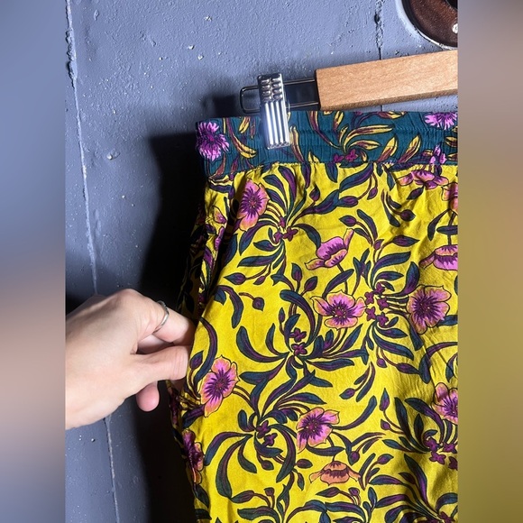 ANTHROPOLOGIE Lounge Harem Pants in multi floral/leopard. Size small - Picture 4 of 8